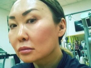 Фрик-журналистка продолжает тиражировать лже-политолога!