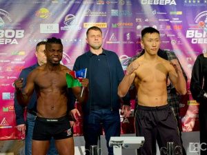 Взвешивание и дуэль взглядов: боксеры турнира «Вызов Севера» продемонстрировали готовность к бою