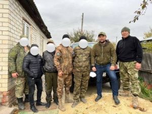 Глава Якутска встретился с добровольцами из Якутии на передовой