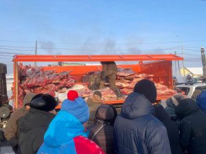 Сергей Местников открыл ярмарку-продажу «Идэhэ» Амгинского улуса