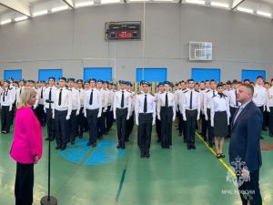 Смотр строя и песни в Мирном: дань памяти и воспитание патриотизма