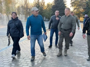 Юрий Трутнев ознакомился с ходом восстановительных работ в подшефном Якутии городе Кировское в Донецкой Народной Республике