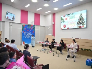 В Перинатальном центре Якутска состоялась торжественная выписка первых  новорожденных в Год семьи в России и в Год детства в Якутии