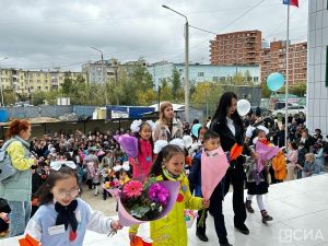 Премьер-министр Якутии принял участие в торжественной линейке школы № 29 Якутска