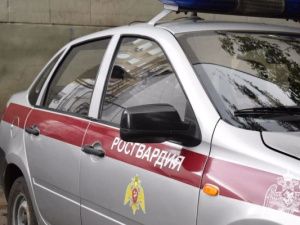 В Якутске 22-летняя девушка устроила пьяный дебош в гостинице