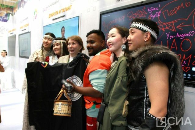 Стенд Якутии встретил гостей на Всемирном фестивале молодежи