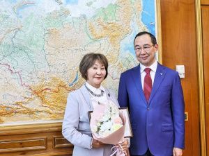 Айсен Николаев наградил лучших наставников Якутии