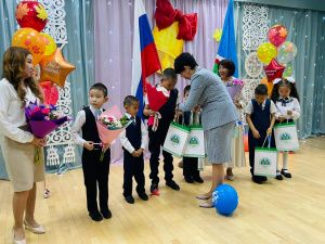 Герой России Филипп Евсеев поздравил с Днём знаний учеников школы-интерната для неслышащих