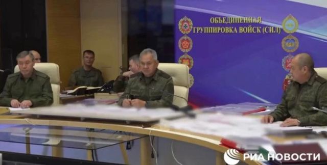 Сергей Шойгу отметил главу Якутии за работу с добровольцами и их семьями