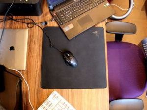 Старшеклассники пытались украсть лучшие коврики для мыши