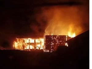 В Ленском районе полностью сгорела школа