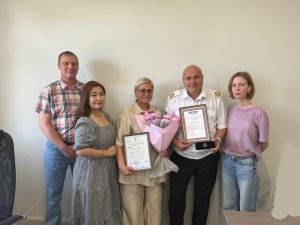 Пусть будут спокойны речные пути  для флота, что к цели идёт неустанно