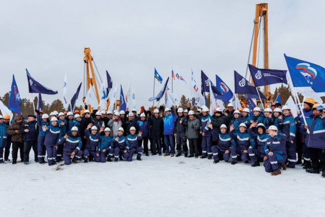 Айсен Николаев поздравил «Сахатранснефтегаз» с 20-летием