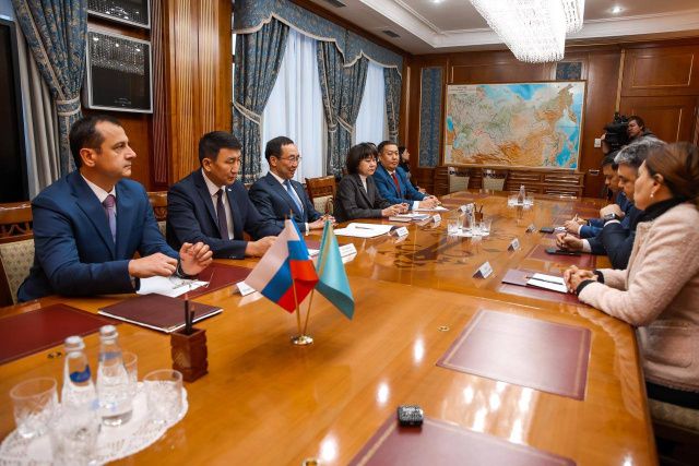 Посол Казахстана выразил интерес к сотрудничеству с Якутией в сфере IT-индустрии