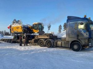 Группа «ВИС» доставила тяжёлую спецтехнику для строительства правобережного подхода Ленского моста