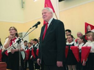 Лидер якутских коммунистов Виктор Губарев  поздравляет якутян с Днем пионерии