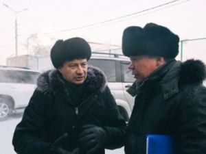 В Якутске укрепили фундамент накренившегося дома в 202 микрорайоне