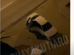 В Якутске полиция проводит проверку видео, в котором запечатлено похищение девушки