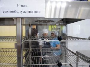 Едим дома: тотальную антисанитарию выявили в ходе мониторинга двух кафе и столовой в Якутске