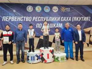 Более 170 молодых спортсменов приняли участие в первенстве Якутии по стоклеточным шашкам