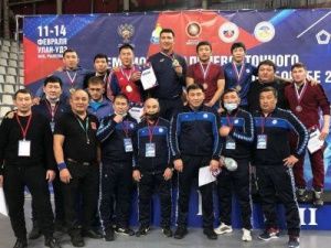 Якутские борцы завоевали пять золотых медалей на чемпионате Дальневосточного федерального округа по вольной борьбе