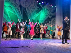 Показать Сияние севера: артисты Театра танца Якутии вернулись с гастролей из новых регионов России