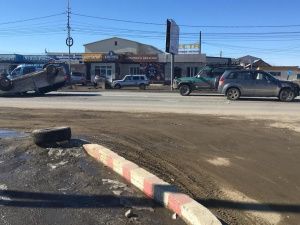 В ДТП с перевернувшимся автомобилем на улице Автодорожная никто не пострадал