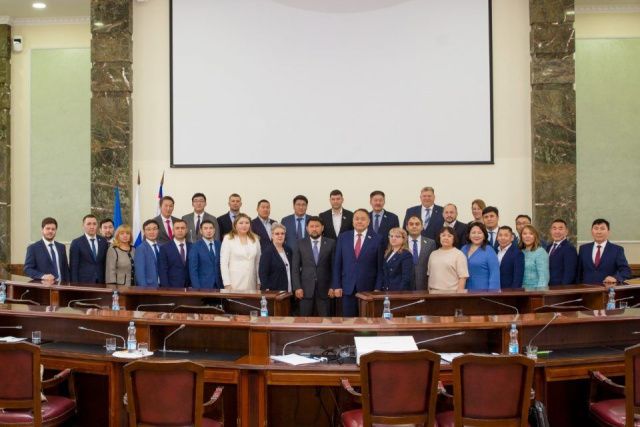 Депутаты Якутской городской Думы нового созыва провели первое заседание