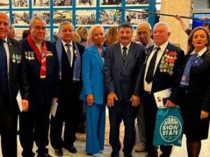 Зал Кремлёвского дворца собрал сотни участников самой масштабной стройки XX века