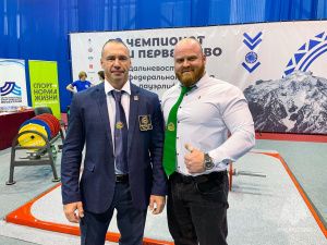 Чемпион Дальнего Востока: сотрудник МЧС Якутии установил новые рекорды по пауэрлифтингу