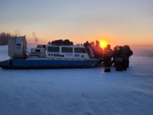 Трансфер пассажиров поезда через реку  судами на воздушной подушке продлевается до 9 декабря