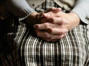 В Амгинском улусе ограбили пенсионерку, которая шла из бани