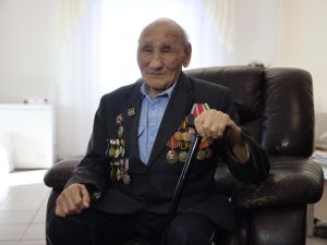 100 лет исполнилось ветерану войны, якутянину Науму Слепцову