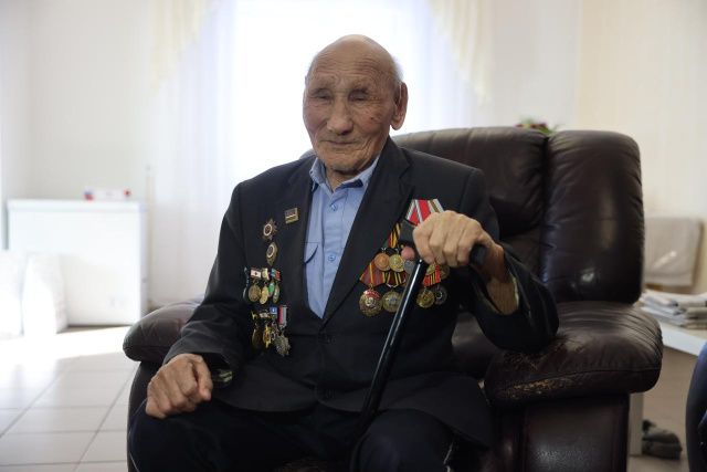 100 лет исполнилось ветерану войны, якутянину Науму Слепцову