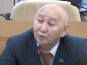 Как поспорили Айсен Сергеевич с Михаилом Ильичом в Ил Тумэне