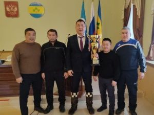 Кубок Чемпионата Якутии по вольной борьбе памяти Николая Тарского выиграл Чурапчинский улус