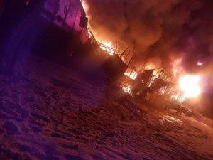 Фотофакт: в Нюрбинском районе сгорел школьный спортзал