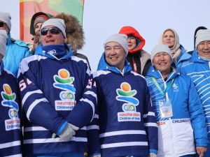 Зрелищной ничьей завершился матч звёзд мирового хоккея с якутской командой у Ленских столбов
