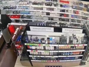 В Якутске в магазине женщина похитила два флакона парфюмерной воды