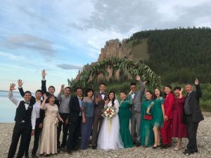 В Якутии состоялась первая свадьба на Ленских столбах