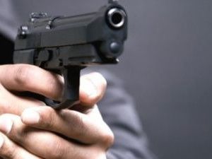 В Якутске двое безработных, угрожая травматом, совершили разбойное нападение