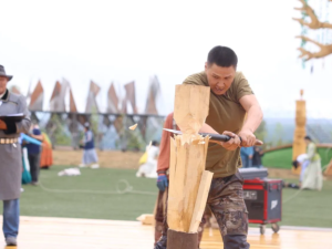 В конкурсе изготовителей батыйа-пальмы на Ысыахе Олонхо победил кузнец из Амгинского улуса