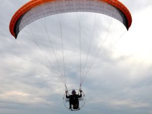 На реке Лене погиб мотопарапланерист