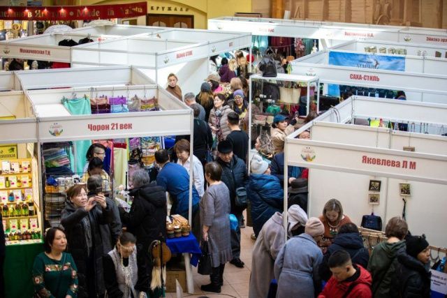 В Якутске провели выставку-ярмарку к национальному празднику Ысыах