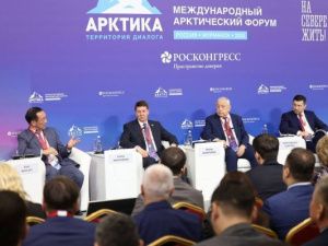 МАФ-2025: Айсен Николаев предложил меры по совершенствованию механизма северного завоза