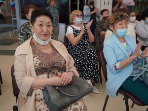 Открылась выставка Эльвиры Семеновой «В мире часов»