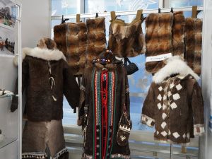 Открылась выставка мастеров коренных малочисленных народов Севера «Дуннэдув» («Земле моей»)