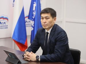 Личный приём жителей провел глава республики Айсен Николаев