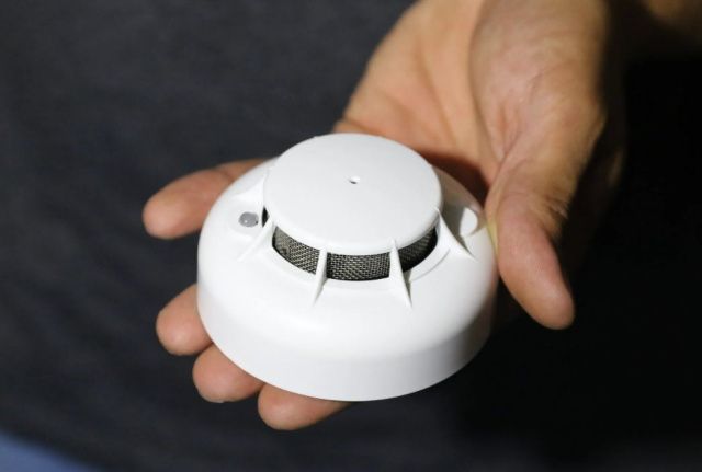 Порядка 20 тысяч пожарных извещателей установили в Якутии по акции «Предупреди пожар – установи АДПИ!»