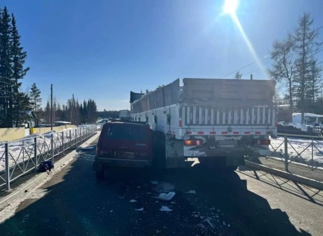Смертельное ДТП произошло в Сунтарском районе: водитель «Нивы» погиб на трассе «Вилюй»